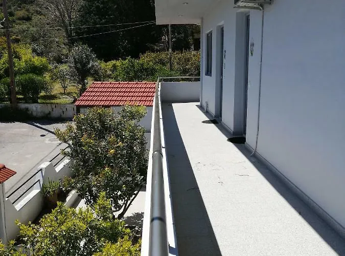 Rhodes Paulsia Cosy Lejlighed